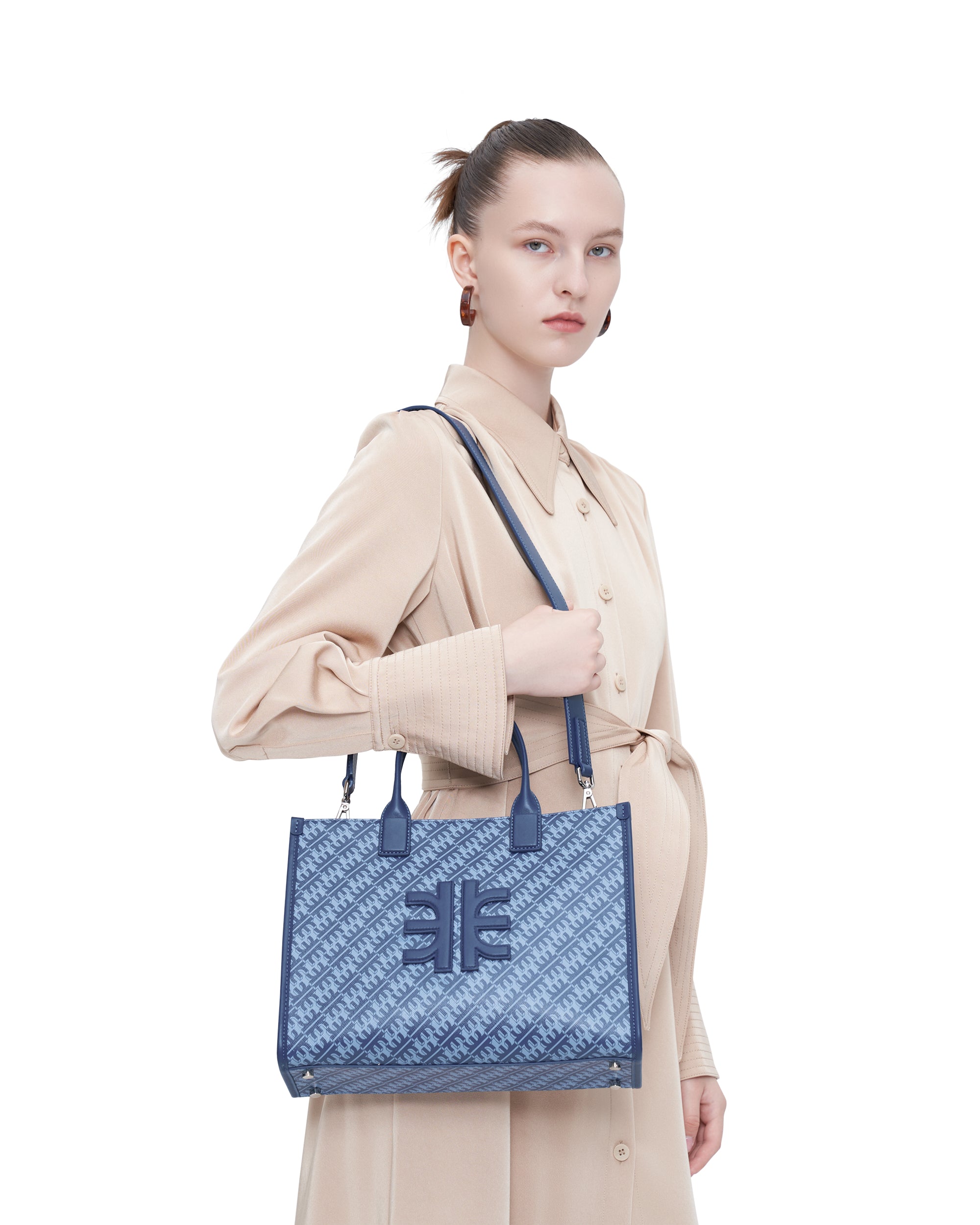 FEI Medium Tote Bag - Navy - Image 6